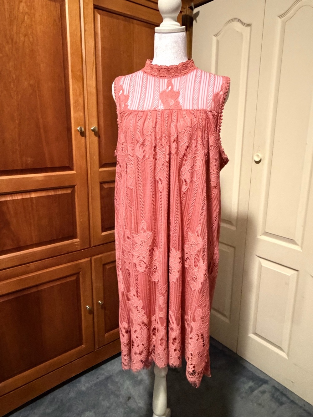 Maurices Sleeveless Lace Midi Dress in Dusty Rose